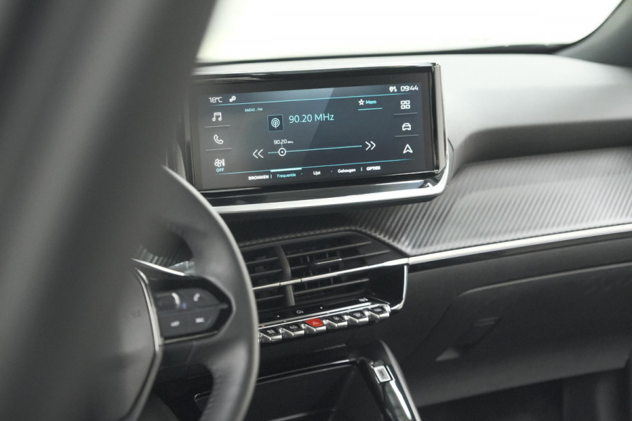 Peugeot e-2008 EV Active 50 kWh | Parkeersensoren | Apple Carplay | Climate Control Peugeot e-2008 EV Active 50 kWh | Parkeersensoren | Apple Carplay | Climate Control