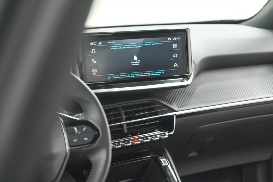 Peugeot e-2008 EV Active 50 kWh | Parkeersensoren | Apple Carplay | Climate Control Peugeot e-2008 EV Active 50 kWh | Parkeersensoren | Apple Carplay | Climate Control