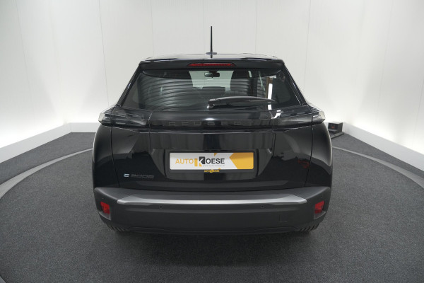 Peugeot e-2008 EV Active 50 kWh | Parkeersensoren | Apple Carplay | Climate Control Peugeot e-2008 EV Active 50 kWh | Parkeersensoren | Apple Carplay | Climate Control