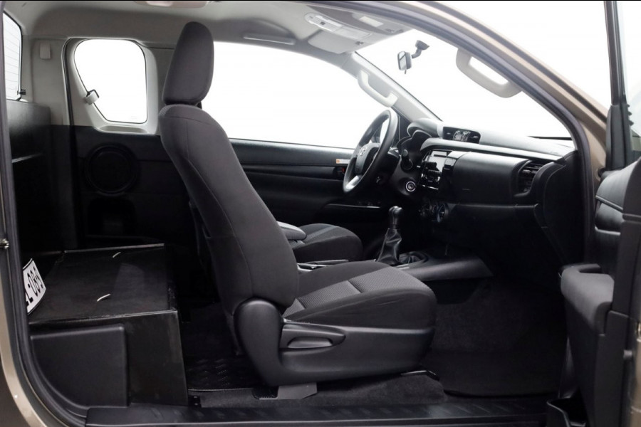 Toyota Hilux 2.4 D-4D 150pk Xtra Cab Cool Comfort 4X4 4WD Trekhaak 3500kg 09-2021 Toyota Hilux 2.4 D-4D 150pk Xtra Cab Cool Comfort 4X4 4WD Trekhaak 3500kg 09-2021