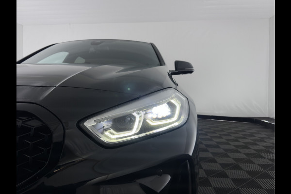 BMW 1-serie M135i xDrive M-Sportpack High Executive Aut. *ALCANTARA-MICROFIBRE | FULL-LED | HEATED-SPORTSEATS | SHIFT-PADDLES | DIGI-COCKPIT | HEAD-UP | NAVI-FULLMAP | DAB+ | PRIVACY-GLASS | AMBIENT-LIGHT | CARBON-INLAY | CARPLAY | 19''ALU* BMW 1-serie M135i xDrive M-Sportpack High Executive Aut. *ALCANTARA-MICROFIBRE | FULL-LED | HEATED-SPORTSEATS | SHIFT-PADDLES | DIGI-COCKPIT | HEAD-UP | NAVI-FULLMAP | DAB+ | PRIVACY-GLASS | AMBIENT-LIGHT | CARBON-INLAY | CARPLAY | 19''ALU*