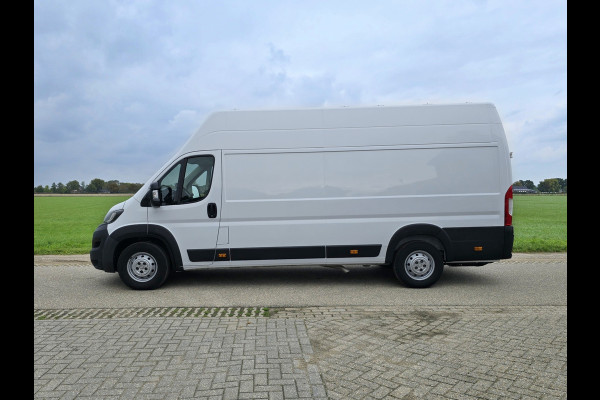 Peugeot Boxer 435 2.2 BlueHDi L4 H3 - 165 Pk - Euro 6 - Airco - ParkeerCamera - Laadklep Peugeot Boxer 435 2.2 BlueHDi L4 H3 - 165 Pk - Euro 6 - Airco - ParkeerCamera - Laadklep