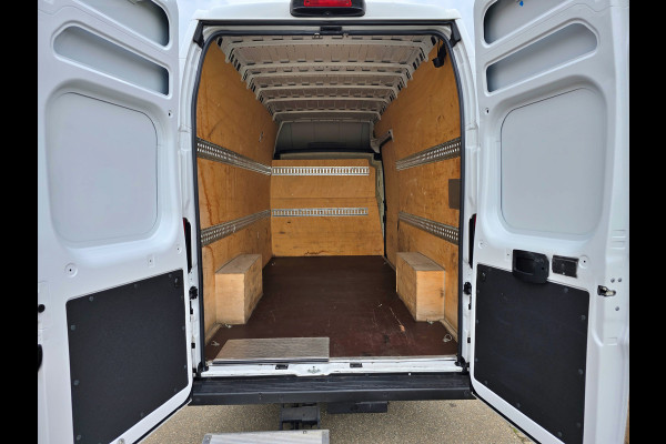 Peugeot Boxer 435 2.2 BlueHDi L4 H3 - 165 Pk - Euro 6 - Airco - ParkeerCamera - Laadklep Peugeot Boxer 435 2.2 BlueHDi L4 H3 - 165 Pk - Euro 6 - Airco - ParkeerCamera - Laadklep