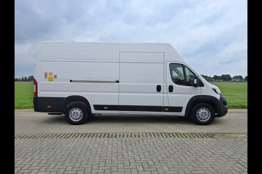 Peugeot Boxer 435 2.2 BlueHDi L4 H3 - 165 Pk - Euro 6 - Airco - ParkeerCamera - Laadklep Peugeot Boxer 435 2.2 BlueHDi L4 H3 - 165 Pk - Euro 6 - Airco - ParkeerCamera - Laadklep