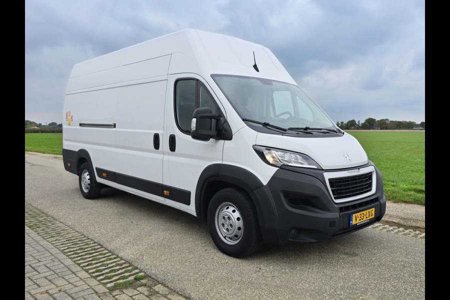 Peugeot Boxer 435 2.2 BlueHDi L4 H3 - 165 Pk - Euro 6 - Airco - ParkeerCamera - Laadklep Peugeot Boxer 435 2.2 BlueHDi L4 H3 - 165 Pk - Euro 6 - Airco - ParkeerCamera - Laadklep