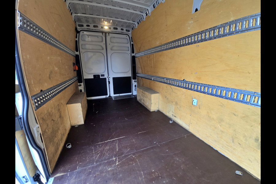 Peugeot Boxer 435 2.2 BlueHDi L4 H3 - 165 Pk - Euro 6 - Airco - ParkeerCamera - Laadklep Peugeot Boxer 435 2.2 BlueHDi L4 H3 - 165 Pk - Euro 6 - Airco - ParkeerCamera - Laadklep