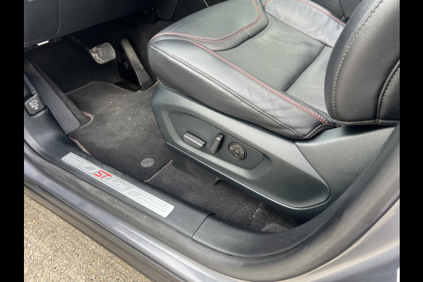 Ford Explorer 3.0 V6 EcoBoost PHEV ST-Line | ZUID | 457pk | Adaptieve Cruise | Full LED | Panoramadak | 2.500kg Trekgewiwcht Ford Explorer 3.0 V6 EcoBoost PHEV ST-Line | ZUID | 457pk | Adaptieve Cruise | Full LED | Panoramadak | 2.500kg Trekgewiwcht