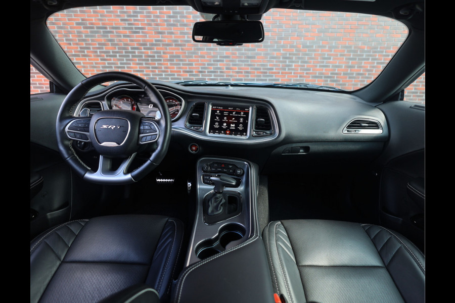 Dodge Challenger 6.2 SRT Hellcat | Facelift - Nieuwstaat - Widebody Dodge Challenger 6.2 SRT Hellcat | Facelift - Nieuwstaat - Widebody