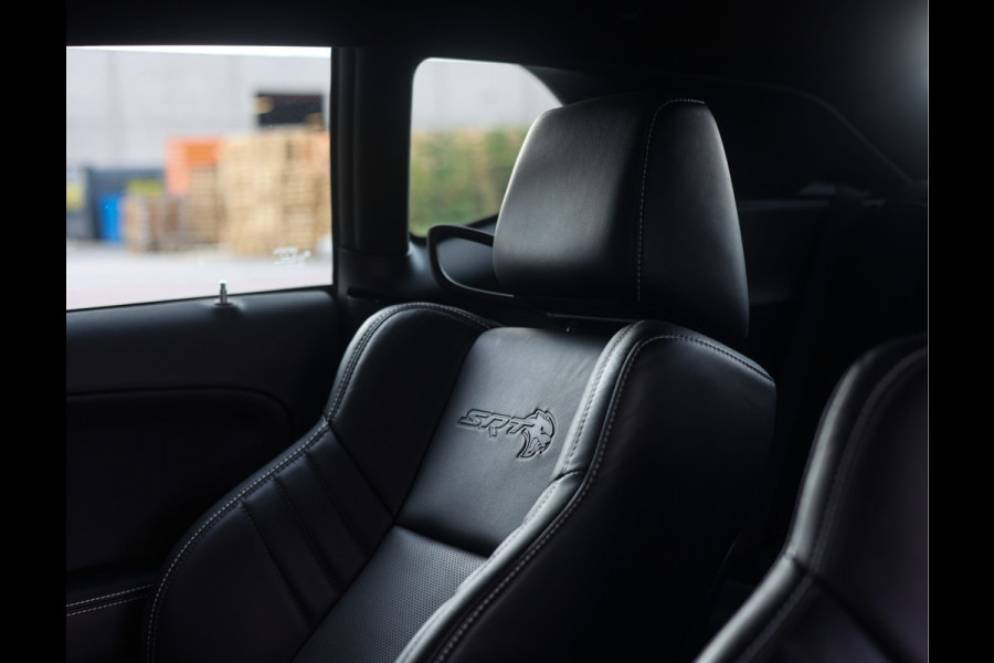 Dodge Challenger 6.2 SRT Hellcat | Facelift - Nieuwstaat - Widebody Dodge Challenger 6.2 SRT Hellcat | Facelift - Nieuwstaat - Widebody