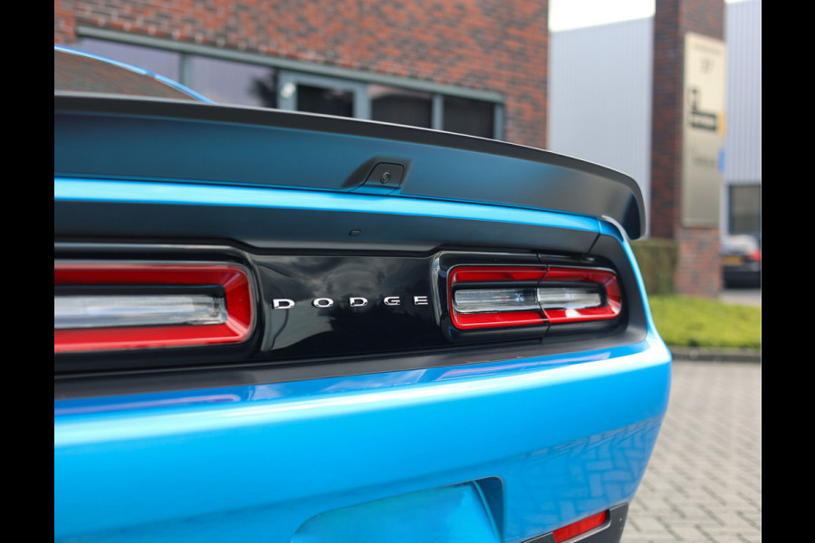 Dodge Challenger 6.2 SRT Hellcat | Facelift - Nieuwstaat - Widebody Dodge Challenger 6.2 SRT Hellcat | Facelift - Nieuwstaat - Widebody