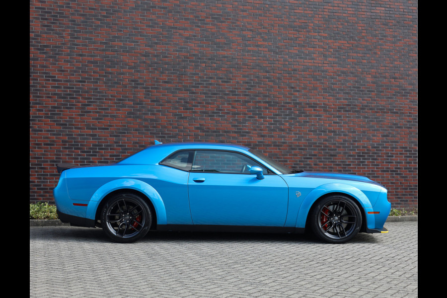 Dodge Challenger 6.2 SRT Hellcat | Facelift - Nieuwstaat - Widebody Dodge Challenger 6.2 SRT Hellcat | Facelift - Nieuwstaat - Widebody