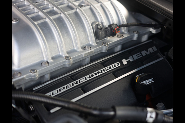 Dodge Challenger 6.2 SRT Hellcat | Facelift - Nieuwstaat - Widebody Dodge Challenger 6.2 SRT Hellcat | Facelift - Nieuwstaat - Widebody