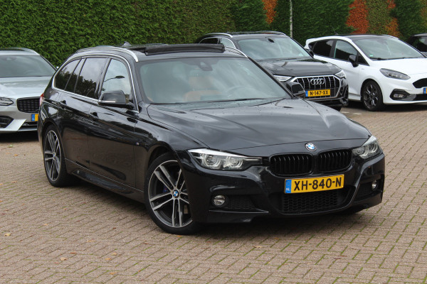 BMW 3 Serie Touring 320i M Sport Edition / Trekhaak / Panoramadak / Camera / Head-up / Leder / 19'' / Navigatie / Stoelverwarming / Audio HiFi / Cruise Control BMW 3 Serie Touring 320i M Sport Edition / Trekhaak / Panoramadak / Camera / Head-up / Leder / 19'' / Navigatie / Stoelverwarming / Audio HiFi / Cruise Control