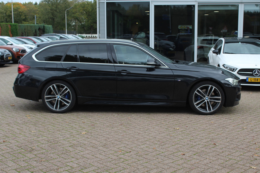BMW 3 Serie Touring 320i M Sport Edition / Trekhaak / Panoramadak / Camera / Head-up / Leder / 19'' / Navigatie / Stoelverwarming / Audio HiFi / Cruise Control BMW 3 Serie Touring 320i M Sport Edition / Trekhaak / Panoramadak / Camera / Head-up / Leder / 19'' / Navigatie / Stoelverwarming / Audio HiFi / Cruise Control