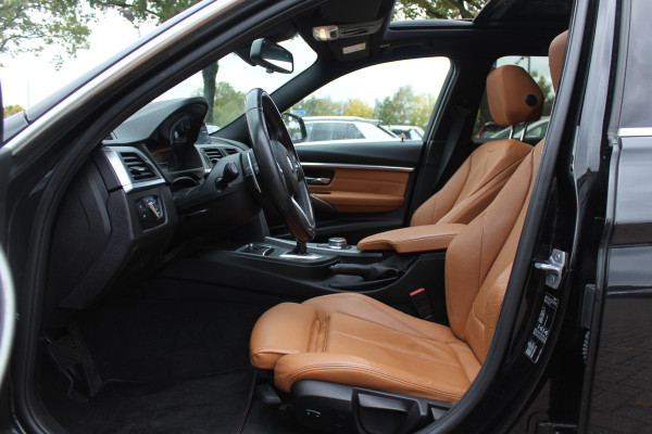 BMW 3 Serie Touring 320i M Sport Edition / Trekhaak / Panoramadak / Camera / Head-up / Leder / 19'' / Navigatie / Stoelverwarming / Audio HiFi / Cruise Control BMW 3 Serie Touring 320i M Sport Edition / Trekhaak / Panoramadak / Camera / Head-up / Leder / 19'' / Navigatie / Stoelverwarming / Audio HiFi / Cruise Control