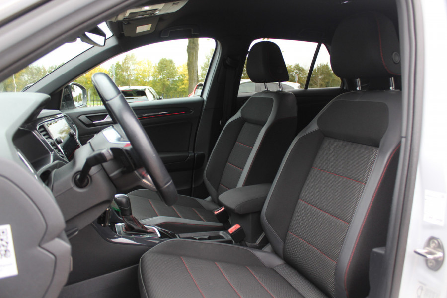 Volkswagen T-Roc 1.5 TSI Sport / Trekhaak / Camera / Virtual Cockpit / CarPlay / 18'' / Beats Audio / Dodehoek / DAB / Stoelverwarming / ACC Volkswagen T-Roc 1.5 TSI Sport / Trekhaak / Camera / Virtual Cockpit / CarPlay / 18'' / Beats Audio / Dodehoek / DAB / Stoelverwarming / ACC