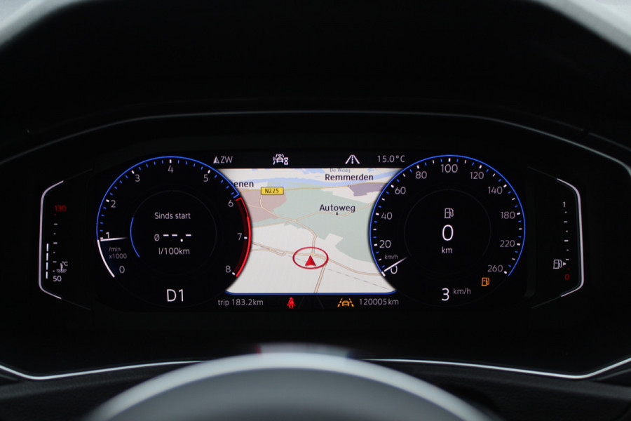 Volkswagen T-Roc 1.5 TSI Sport / Trekhaak / Camera / Virtual Cockpit / CarPlay / 18'' / Beats Audio / Dodehoek / DAB / Stoelverwarming / ACC Volkswagen T-Roc 1.5 TSI Sport / Trekhaak / Camera / Virtual Cockpit / CarPlay / 18'' / Beats Audio / Dodehoek / DAB / Stoelverwarming / ACC