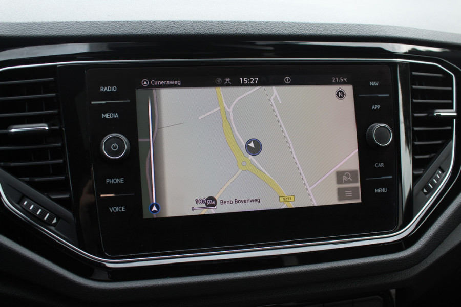 Volkswagen T-Roc 1.5 TSI Sport / Trekhaak / Camera / Virtual Cockpit / CarPlay / 18'' / Beats Audio / Dodehoek / DAB / Stoelverwarming / ACC Volkswagen T-Roc 1.5 TSI Sport / Trekhaak / Camera / Virtual Cockpit / CarPlay / 18'' / Beats Audio / Dodehoek / DAB / Stoelverwarming / ACC
