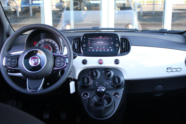 Fiat 500 1.0 72PK HYbrid DOLCEVITA FINALE | PANORAMA DAK | APPLE CARPLAY / ANDROID AUTO | ELEKTRISCHE RAMEN VOOR | PARKEERSENSOREN ACHTER |  LED DAGRIJVERLICHTING | 15"LICHTMETALEN VELGEN | CRUISE CONTROL | IN 2 DELEN NEERKLAPBARE ACHTERBANK | AIRCO | MISTLAMPEN VOOR |