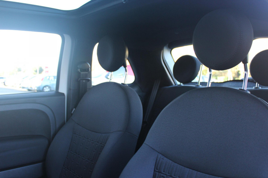 Fiat 500 1.0 72PK HYbrid DOLCEVITA FINALE | PANORAMA DAK | APPLE CARPLAY / ANDROID AUTO | ELEKTRISCHE RAMEN VOOR | PARKEERSENSOREN ACHTER |  LED DAGRIJVERLICHTING | 15"LICHTMETALEN VELGEN | CRUISE CONTROL | IN 2 DELEN NEERKLAPBARE ACHTERBANK | AIRCO | MISTLAMPEN VOOR |