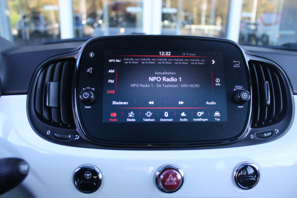 Fiat 500 1.0 72PK HYbrid DOLCEVITA FINALE | PANORAMA DAK | APPLE CARPLAY / ANDROID AUTO | ELEKTRISCHE RAMEN VOOR | PARKEERSENSOREN ACHTER |  LED DAGRIJVERLICHTING | 15"LICHTMETALEN VELGEN | CRUISE CONTROL | IN 2 DELEN NEERKLAPBARE ACHTERBANK | AIRCO | MISTLAMPEN VOOR |