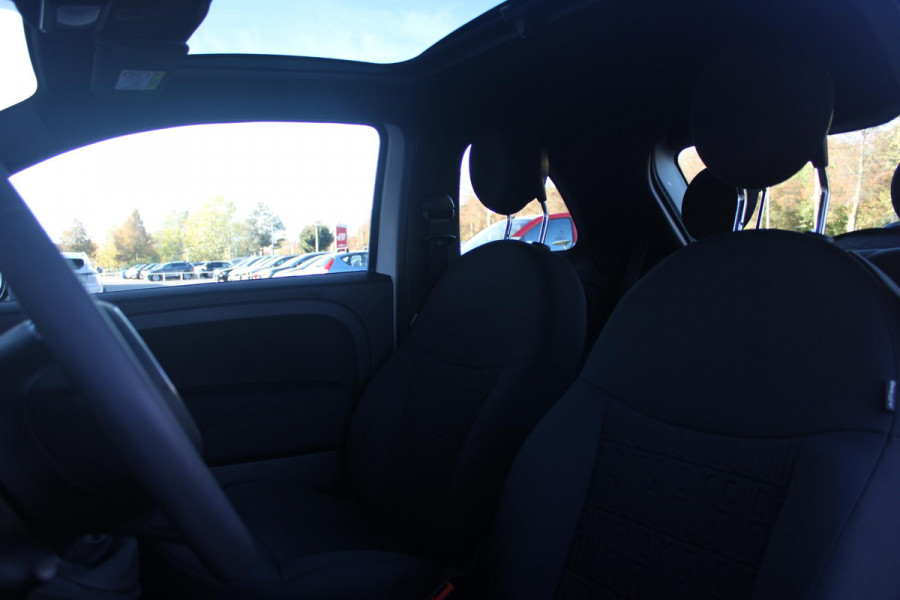 Fiat 500 1.0 72PK HYbrid DOLCEVITA FINALE | PANORAMA DAK | APPLE CARPLAY / ANDROID AUTO | ELEKTRISCHE RAMEN VOOR | PARKEERSENSOREN ACHTER |  LED DAGRIJVERLICHTING | 15"LICHTMETALEN VELGEN | CRUISE CONTROL | IN 2 DELEN NEERKLAPBARE ACHTERBANK | AIRCO | MISTLAMPEN VOOR |