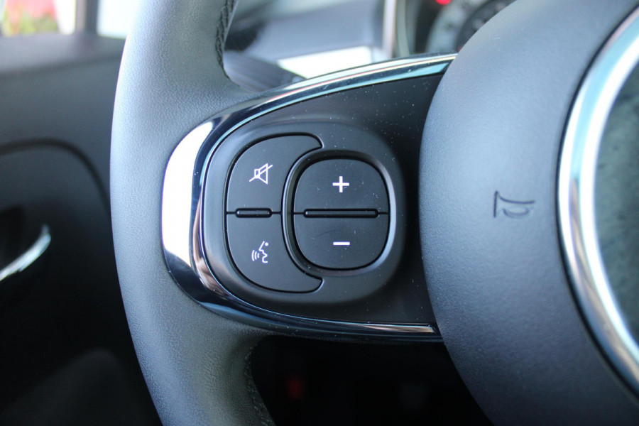 Fiat 500 1.0 72PK HYbrid DOLCEVITA FINALE | PANORAMA DAK | APPLE CARPLAY / ANDROID AUTO | ELEKTRISCHE RAMEN VOOR | PARKEERSENSOREN ACHTER |  LED DAGRIJVERLICHTING | 15"LICHTMETALEN VELGEN | CRUISE CONTROL | IN 2 DELEN NEERKLAPBARE ACHTERBANK | AIRCO | MISTLAMPEN VOOR |