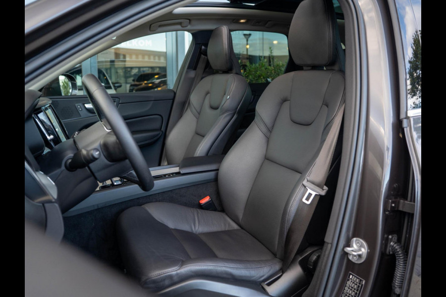 Volvo XC60 2.0 T6 Plug-in hybrid AWD Core Bright / Pano / ACC / trekhaak /