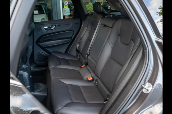 Volvo XC60 2.0 T6 Plug-in hybrid AWD Core Bright / Pano / ACC / trekhaak /