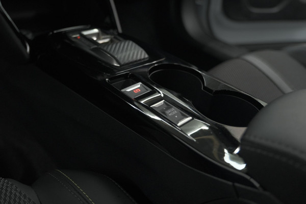 Peugeot 2008 PureTech 130 EAT8 GT | Camera | Apple Carplay | Parkeersensoren