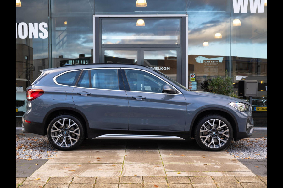 BMW X1 SDrive20i Business Edition Plus / HUD / Carplay / Zetelverwarming / Sfeerverlichting / 19'' / BMW X1 SDrive20i Business Edition Plus / HUD / Carplay / Zetelverwarming / Sfeerverlichting / 19'' /