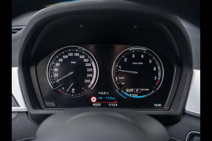 BMW X1 SDrive20i Business Edition Plus / HUD / Carplay / Zetelverwarming / Sfeerverlichting / 19'' / BMW X1 SDrive20i Business Edition Plus / HUD / Carplay / Zetelverwarming / Sfeerverlichting / 19'' /