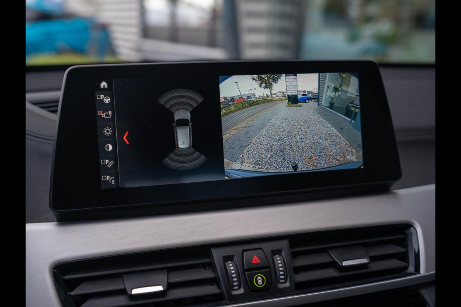 BMW X1 SDrive20i Business Edition Plus / HUD / Carplay / Zetelverwarming / Sfeerverlichting / 19'' / BMW X1 SDrive20i Business Edition Plus / HUD / Carplay / Zetelverwarming / Sfeerverlichting / 19'' /