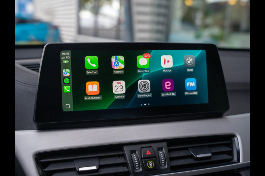 BMW X1 SDrive20i Business Edition Plus / HUD / Carplay / Zetelverwarming / Sfeerverlichting / 19'' / BMW X1 SDrive20i Business Edition Plus / HUD / Carplay / Zetelverwarming / Sfeerverlichting / 19'' /
