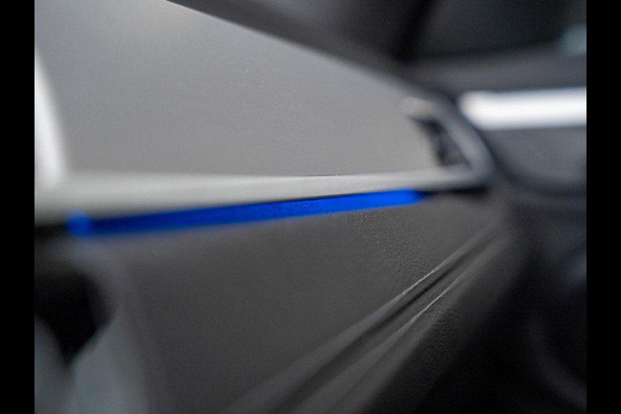 BMW X1 SDrive20i Business Edition Plus / HUD / Carplay / Zetelverwarming / Sfeerverlichting / 19'' / BMW X1 SDrive20i Business Edition Plus / HUD / Carplay / Zetelverwarming / Sfeerverlichting / 19'' /