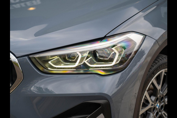 BMW X1 SDrive20i Business Edition Plus / HUD / Carplay / Zetelverwarming / Sfeerverlichting / 19'' / BMW X1 SDrive20i Business Edition Plus / HUD / Carplay / Zetelverwarming / Sfeerverlichting / 19'' /