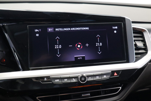 Opel Grandland 1.6 Turbo Plug-In Hybrid 4x4 GSe Cruise/Climate Blindspot PDC Keyless Entry/Go 300PK! Opel Grandland 1.6 Turbo Plug-In Hybrid 4x4 GSe Cruise/Climate Blindspot PDC Keyless Entry/Go 300PK!