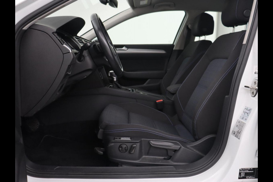 Volkswagen Passat 1.4 TSI PHEV GTE | Stoelverwarming | Massage | Camera | Adaptive cruise | Carplay | Matrix LED | Navigatie | Plug In