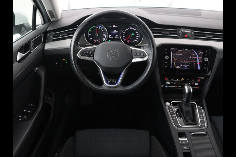 Volkswagen Passat 1.4 TSI PHEV GTE | Stoelverwarming | Massage | Camera | Adaptive cruise | Carplay | Matrix LED | Navigatie | Plug In