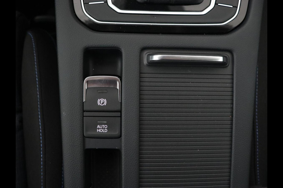 Volkswagen Passat 1.4 TSI PHEV GTE | Stoelverwarming | Massage | Camera | Adaptive cruise | Carplay | Matrix LED | Navigatie | Plug In