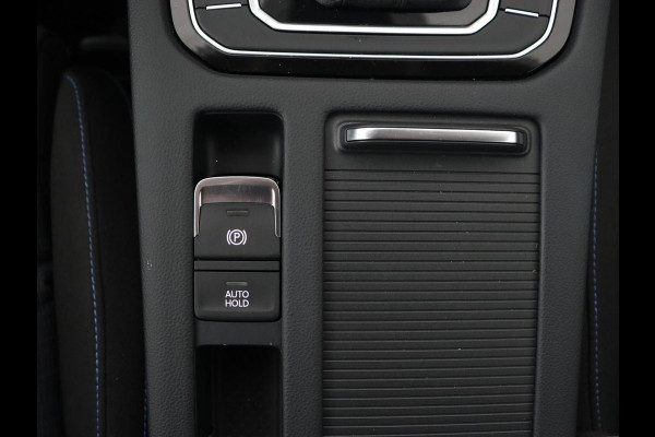 Volkswagen Passat 1.4 TSI PHEV GTE | Stoelverwarming | Massage | Camera | Adaptive cruise | Carplay | Matrix LED | Navigatie | Plug In