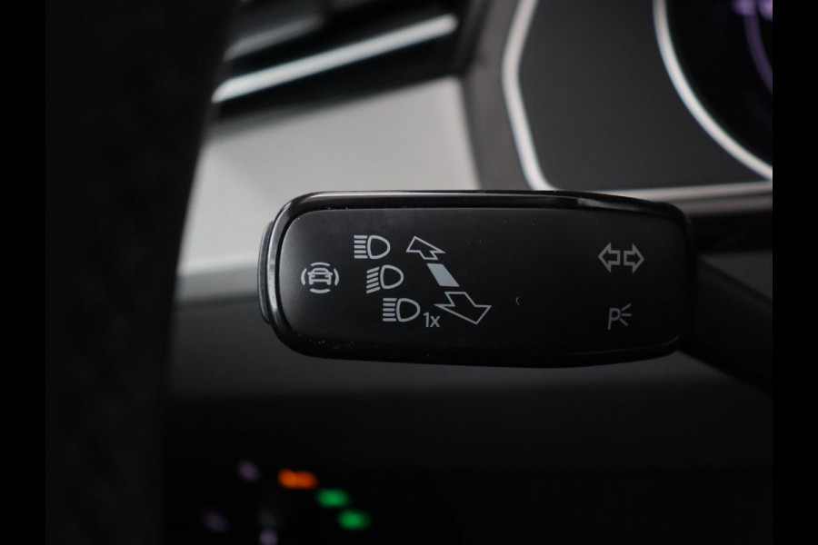 Volkswagen Passat 1.4 TSI PHEV GTE | Stoelverwarming | Massage | Camera | Adaptive cruise | Carplay | Matrix LED | Navigatie | Plug In