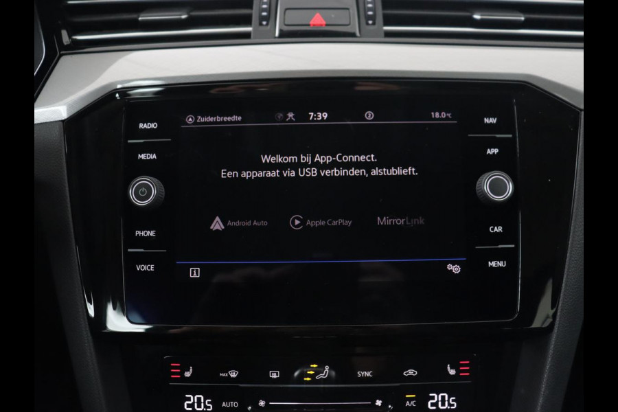 Volkswagen Passat 1.4 TSI PHEV GTE | Stoelverwarming | Massage | Camera | Adaptive cruise | Carplay | Matrix LED | Navigatie | Plug In