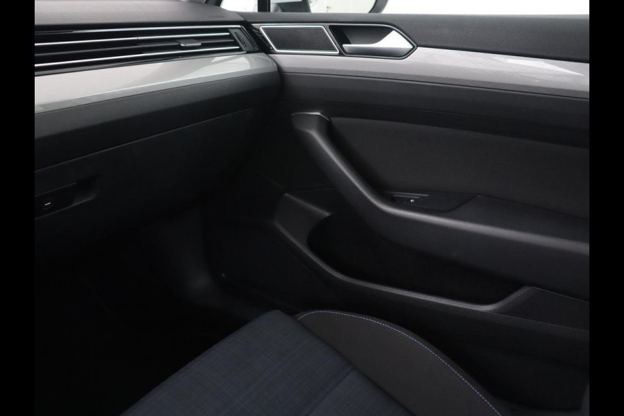 Volkswagen Passat 1.4 TSI PHEV GTE | Stoelverwarming | Massage | Camera | Adaptive cruise | Carplay | Matrix LED | Navigatie | Plug In