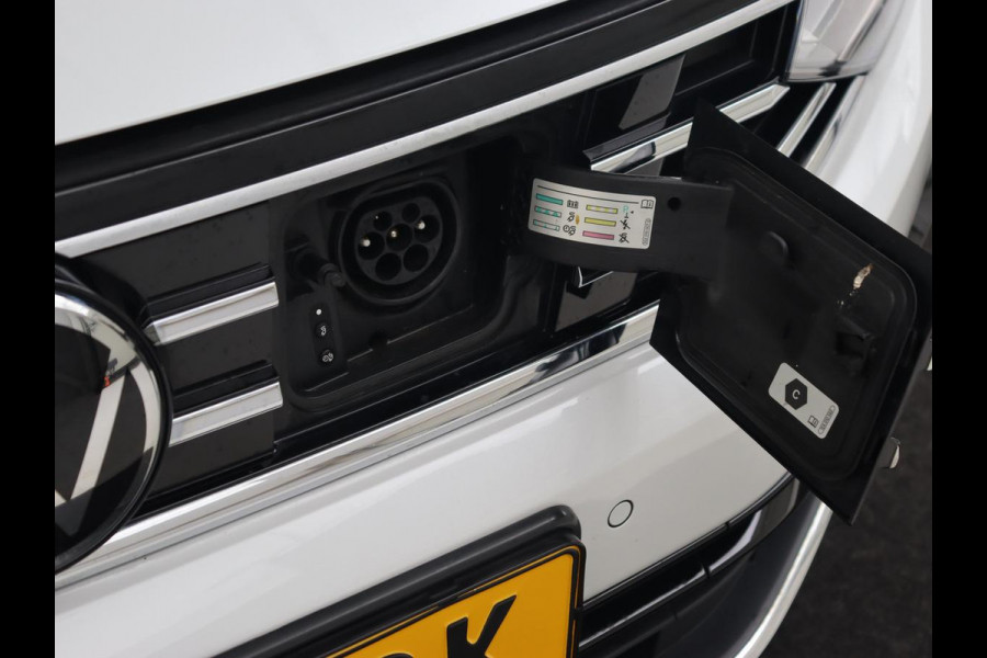 Volkswagen Passat 1.4 TSI PHEV GTE | Stoelverwarming | Massage | Camera | Adaptive cruise | Carplay | Matrix LED | Navigatie | Plug In