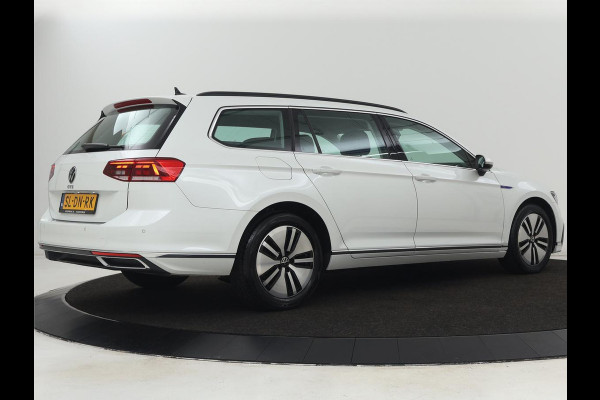 Volkswagen Passat 1.4 TSI PHEV GTE | Stoelverwarming | Massage | Camera | Adaptive cruise | Carplay | Matrix LED | Navigatie | Plug In