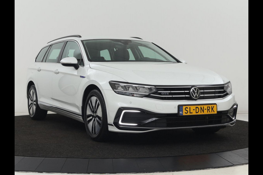 Volkswagen Passat 1.4 TSI PHEV GTE | Stoelverwarming | Massage | Camera | Adaptive cruise | Carplay | Matrix LED | Navigatie | Plug In