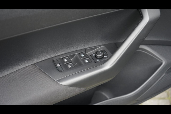 Volkswagen Polo 1.0 TSI R-Line AUTOMAAT-ACC-CARPLAY-CLIMA-FULL LED-NAVIGATIE-STOELVERWARMING