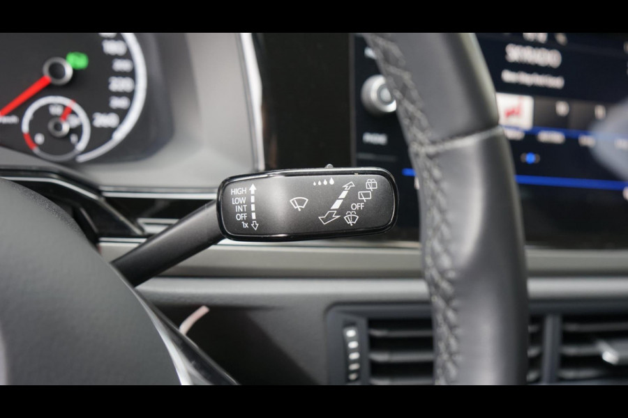 Volkswagen Polo 1.0 TSI R-Line AUTOMAAT-ACC-CARPLAY-CLIMA-FULL LED-NAVIGATIE-STOELVERWARMING
