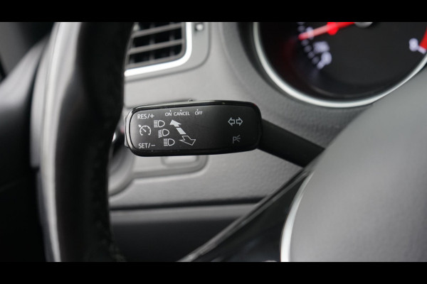 Volkswagen Polo 1.0 TSI Highline AUTOMAAT-CLIMA-CRUISE-NAVIGATIE Volkswagen Polo 1.0 TSI Highline AUTOMAAT-CLIMA-CRUISE-NAVIGATIE